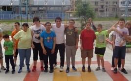 Дари възможност на децата със специлни образователни потребности да имат свои мобилни уреди за обучение на открито